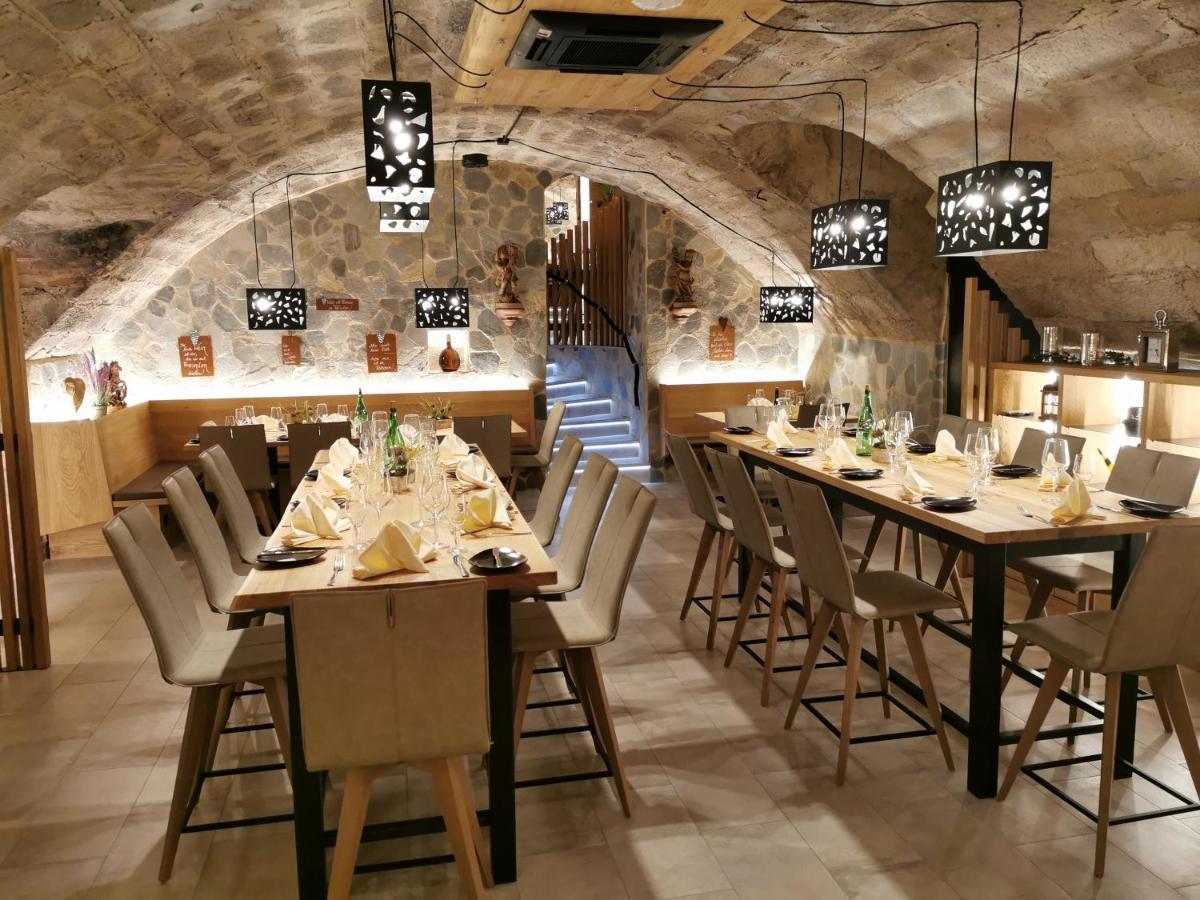 Landgasthof Scheubel Gremsdorf ภายนอก รูปภาพ