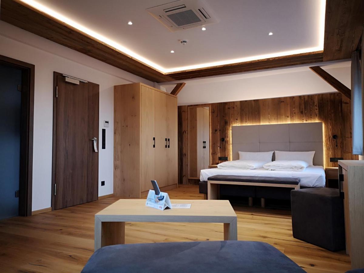 Landgasthof Scheubel Gremsdorf ภายนอก รูปภาพ
