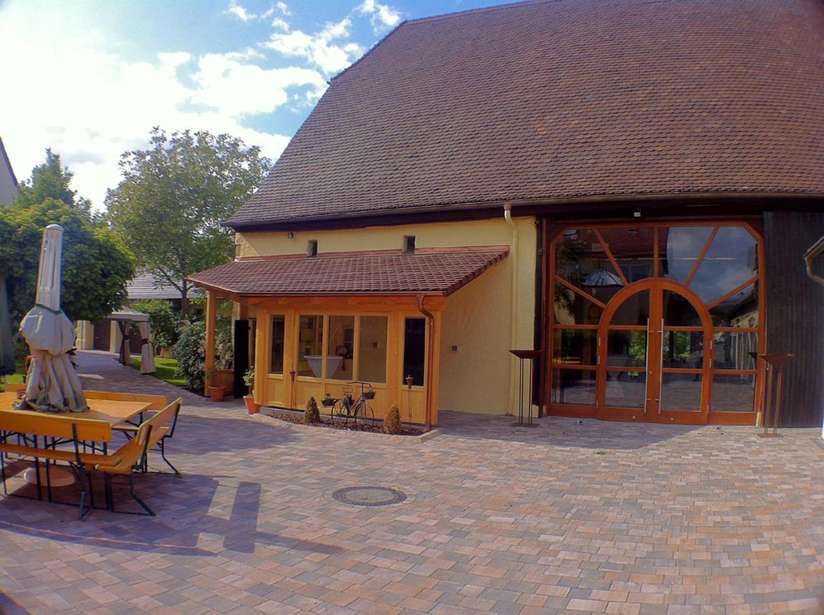 Landgasthof Scheubel Gremsdorf ภายนอก รูปภาพ