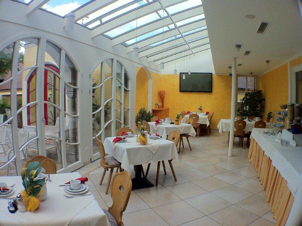 Landgasthof Scheubel Gremsdorf ภายนอก รูปภาพ