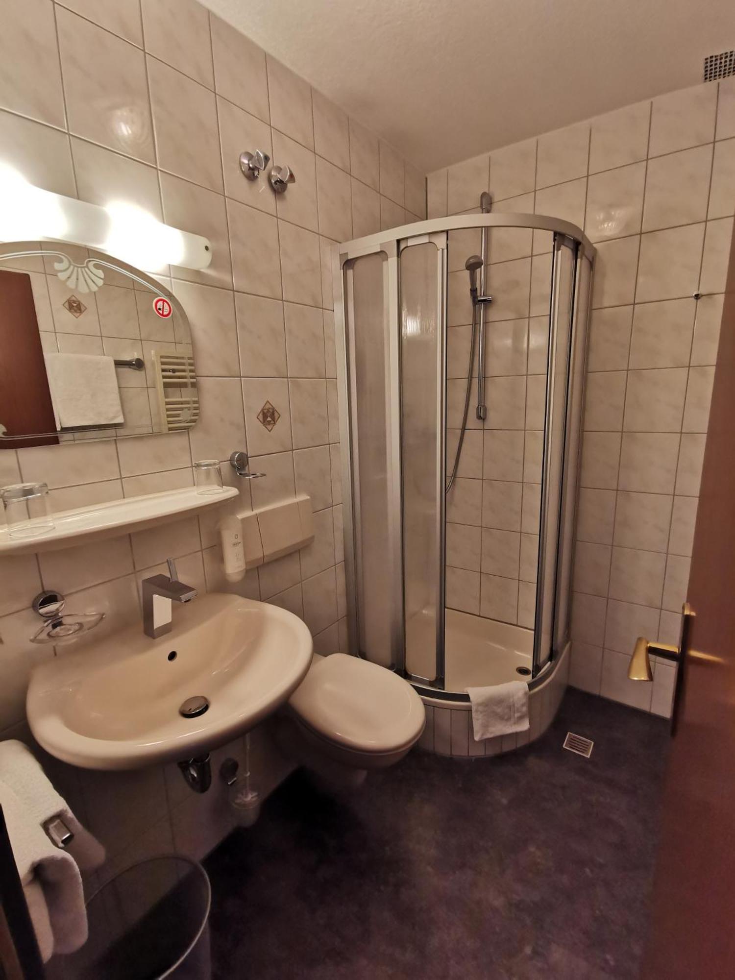 Landgasthof Scheubel Gremsdorf ภายนอก รูปภาพ