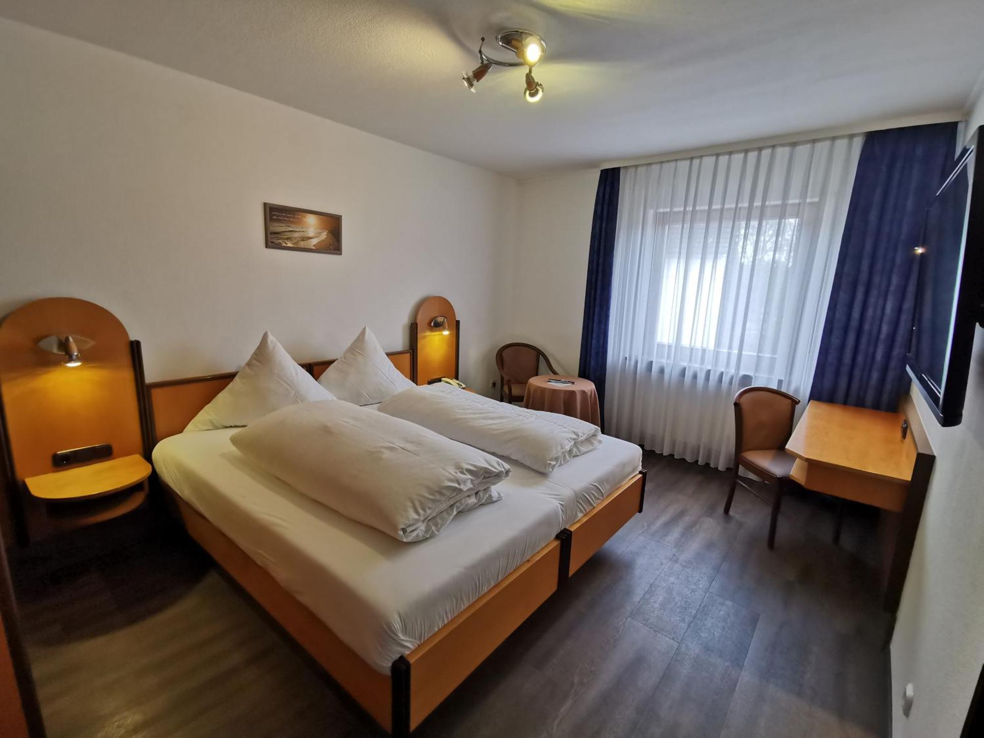 Landgasthof Scheubel Gremsdorf ภายนอก รูปภาพ