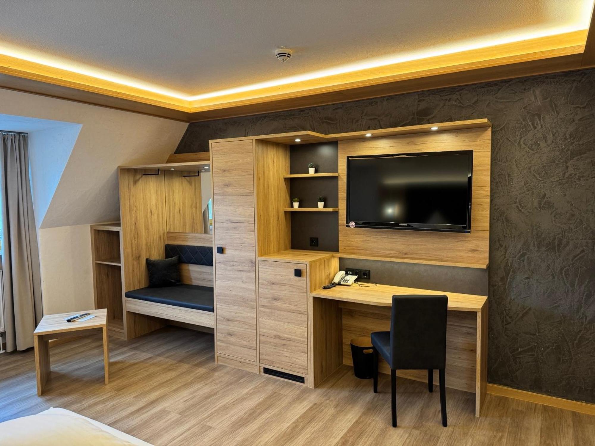 Landgasthof Scheubel Gremsdorf ภายนอก รูปภาพ