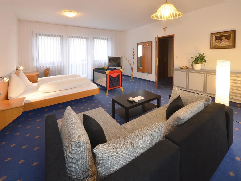 Landgasthof Scheubel Gremsdorf ภายนอก รูปภาพ