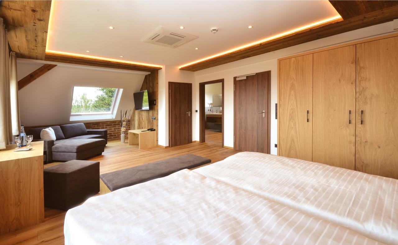 Landgasthof Scheubel Gremsdorf ภายนอก รูปภาพ