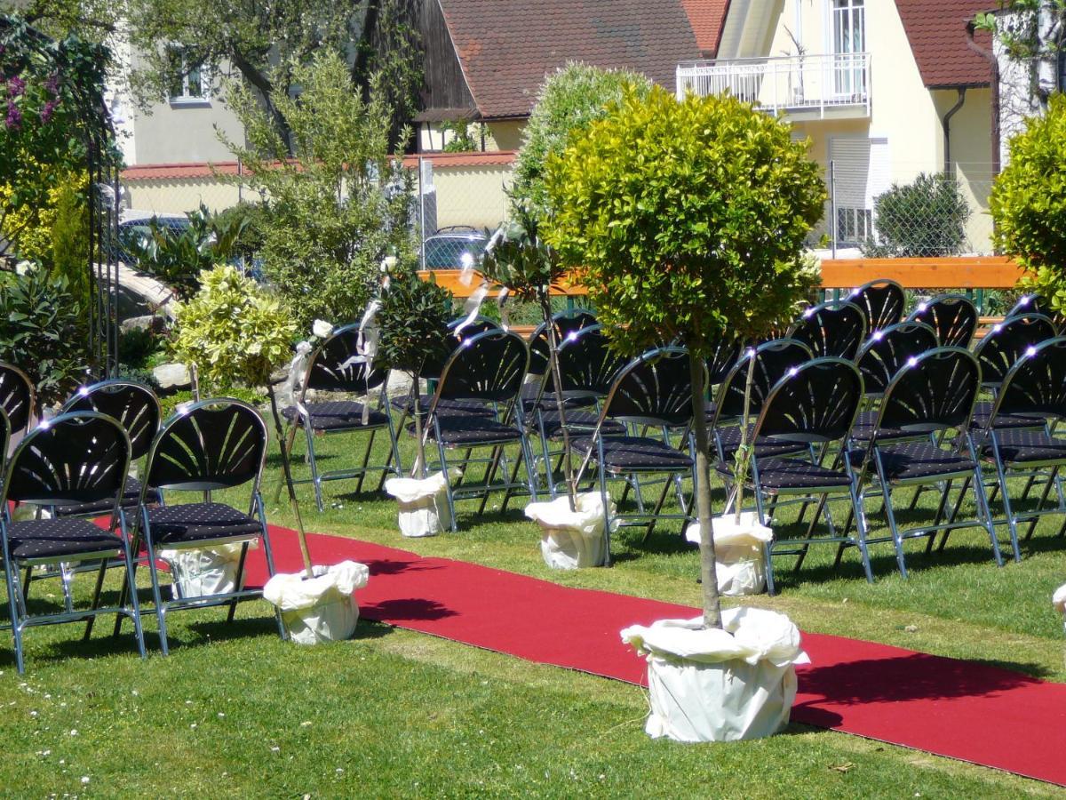 Landgasthof Scheubel Gremsdorf ภายนอก รูปภาพ
